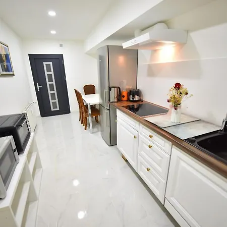 Appartement Schoene, Geraeumige Souterrain Mit Japangarten, Kostenlos Parkplatz Koblenz (Rhineland-Palatinate)