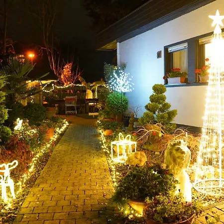 Appartement Schoene, Geraeumige Souterrain Mit Japangarten, Kostenlos Parkplatz Coblence