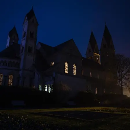 Schoene, Geraeumige Souterrain Mit Japangarten, Kostenlos Parkplatz Appartement *