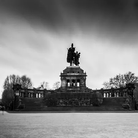 Schoene, Geraeumige Souterrain Mit Japangarten, Kostenlos Parkplatz *