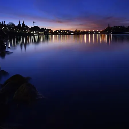 Schoene, Geraeumige Souterrain Mit Japangarten, Kostenlos Parkplatz Appartement