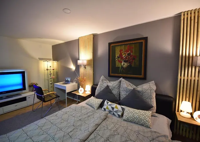 Schoene, Geraeumige Souterrain Mit Japangarten, Kostenlos Parkplatz