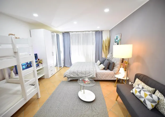 Schoene, Geraeumige Souterrain Mit Japangarten, Kostenlos Parkplatz Apartamento Coblença